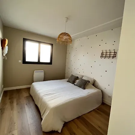 Maison Entiere 3 * Changé